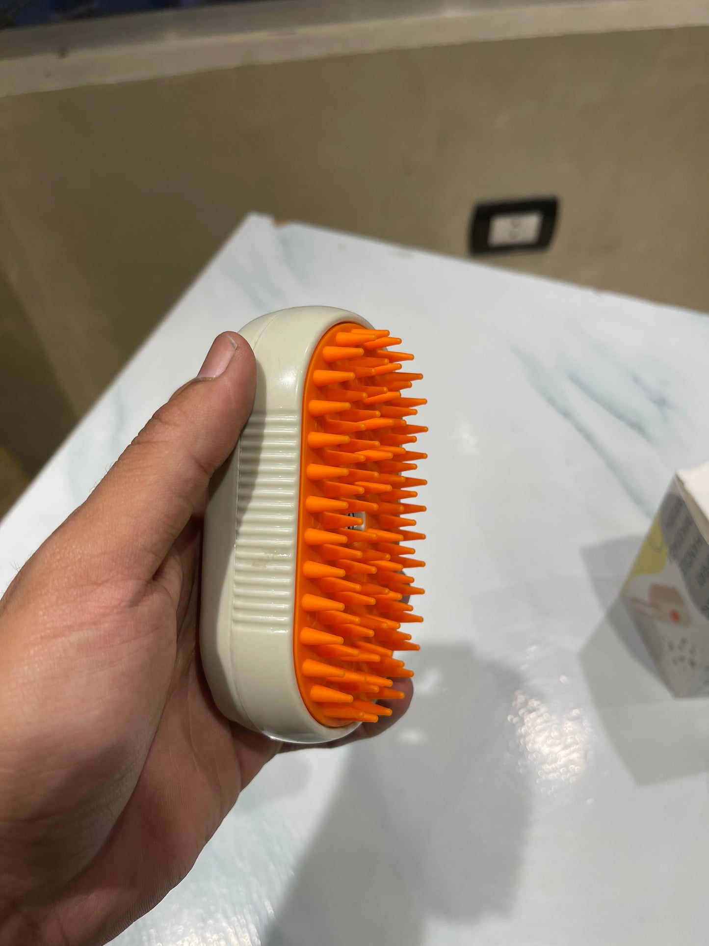 Steam Brush for Pets-فرشاة البخار للحيوانات الأليفة